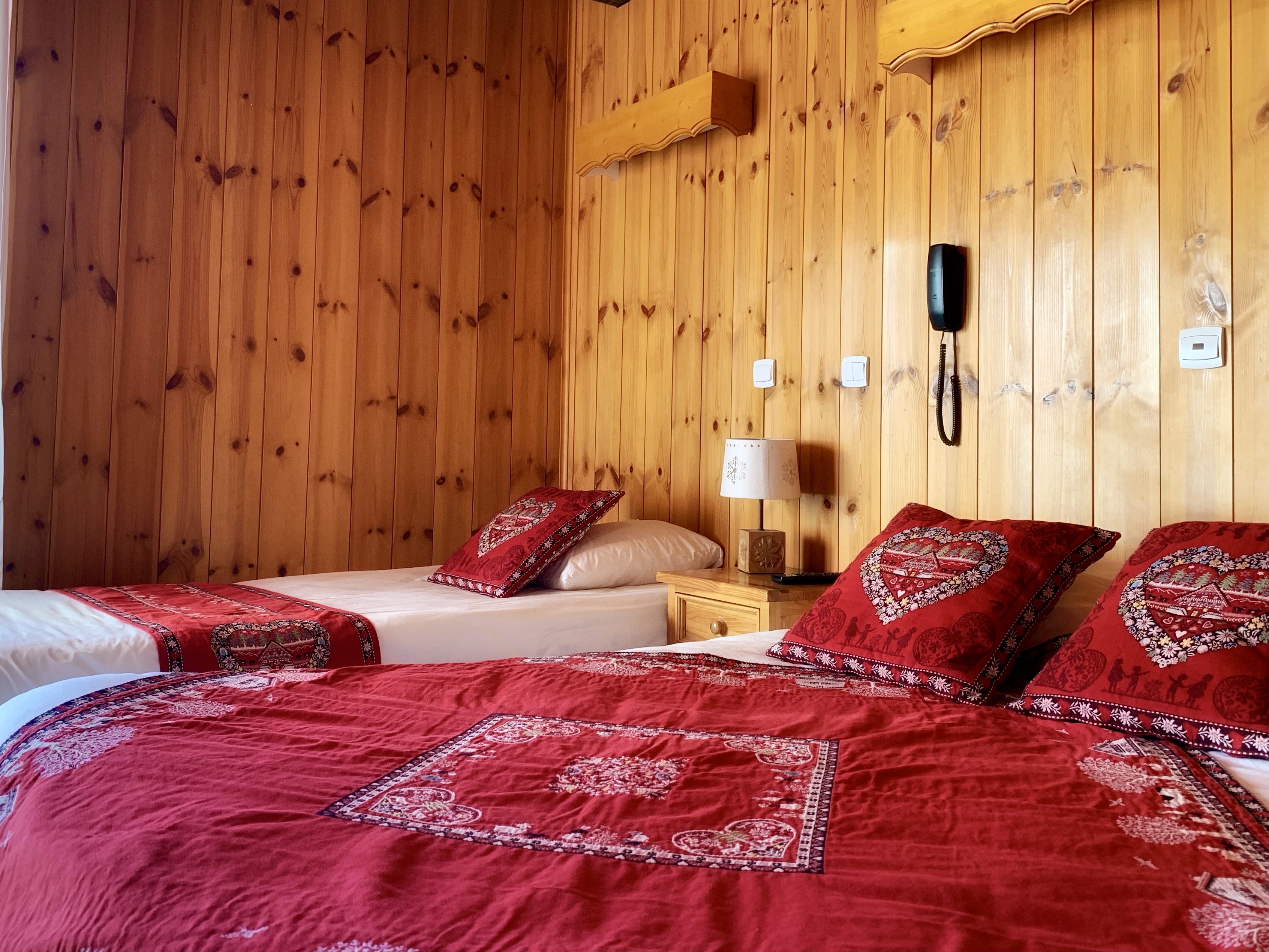 Hôtels Catrems et Montagnou