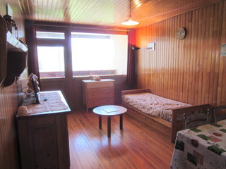 _lv_images___lot_0000010083_03_491369