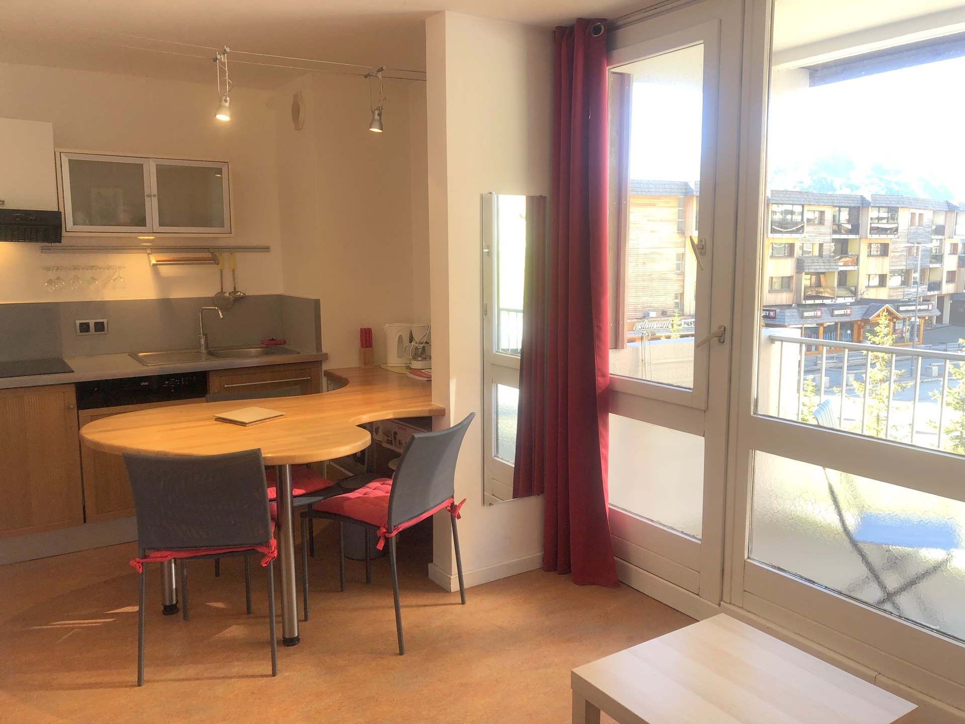 _lv_images__lot_0000050041_04_3420705