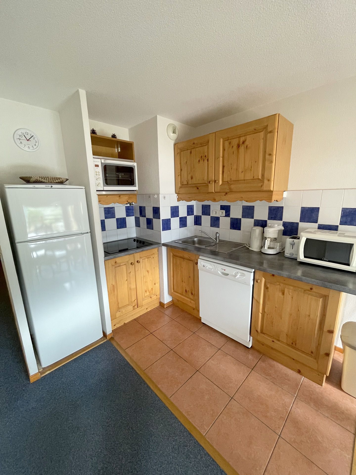 _lv_images__lot_0000380102_05_3168074