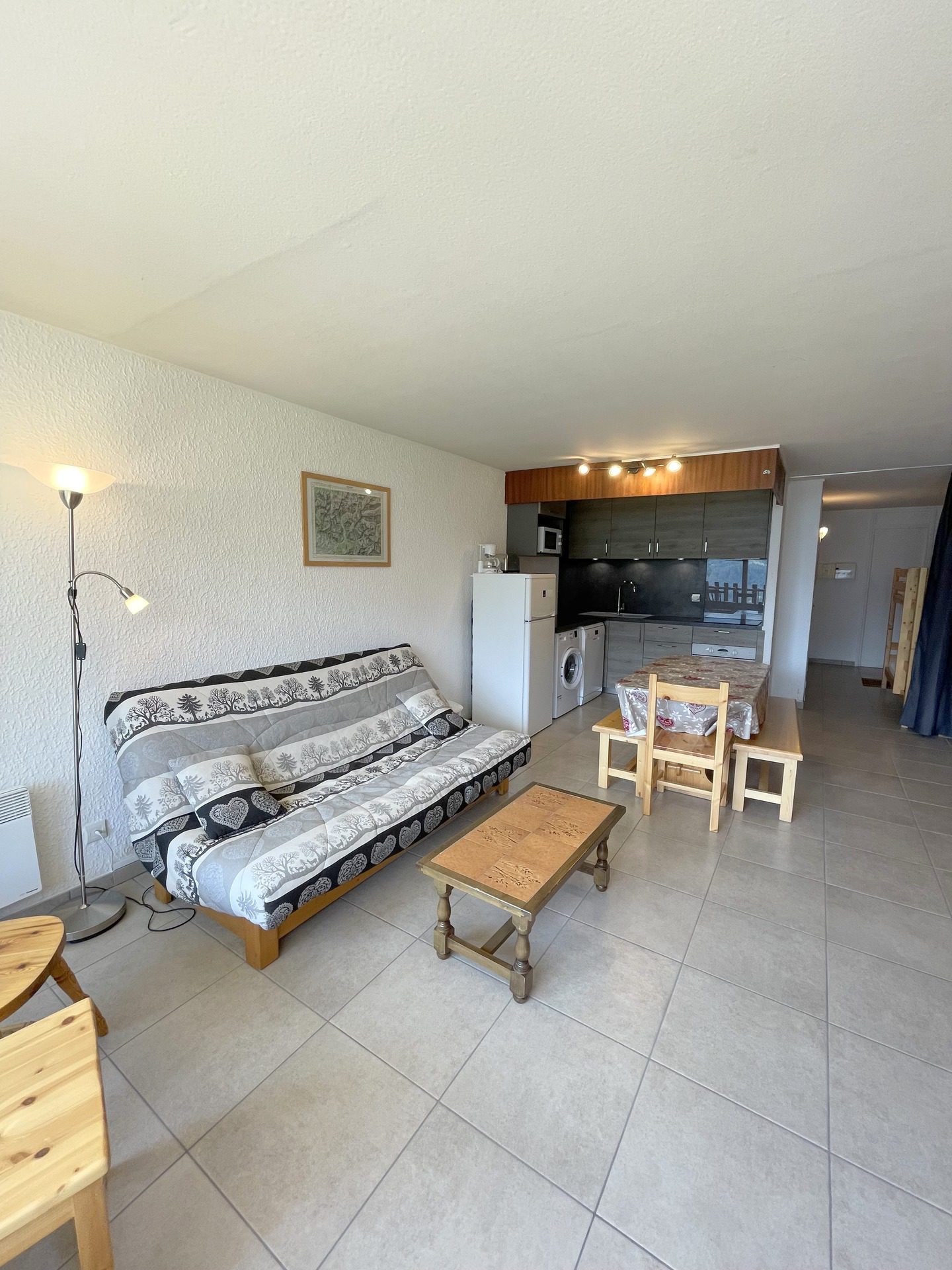 _lv_images__lot_0000440005_02_3181741