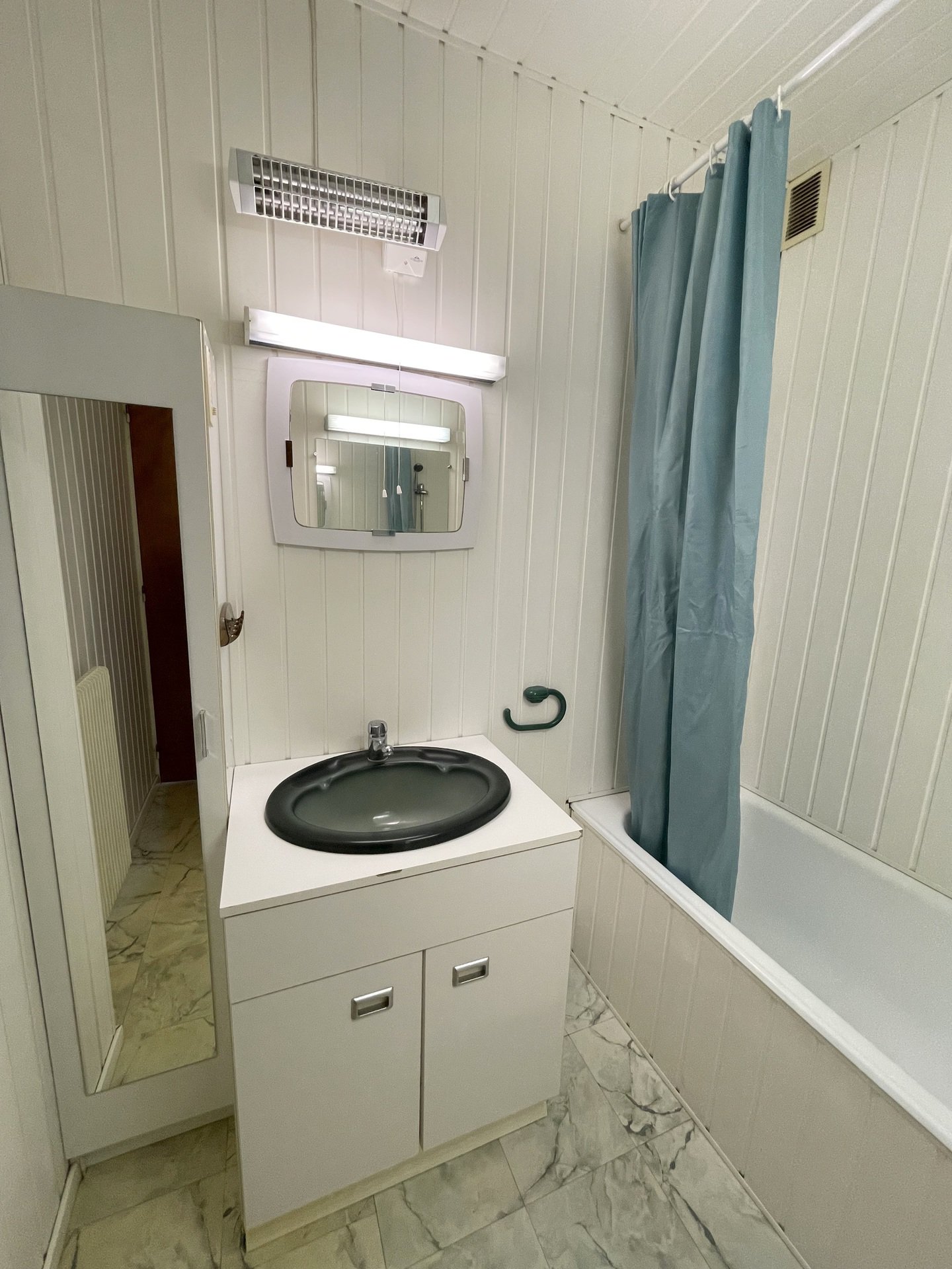 _lv_images__lot_0000450302_08_3229235