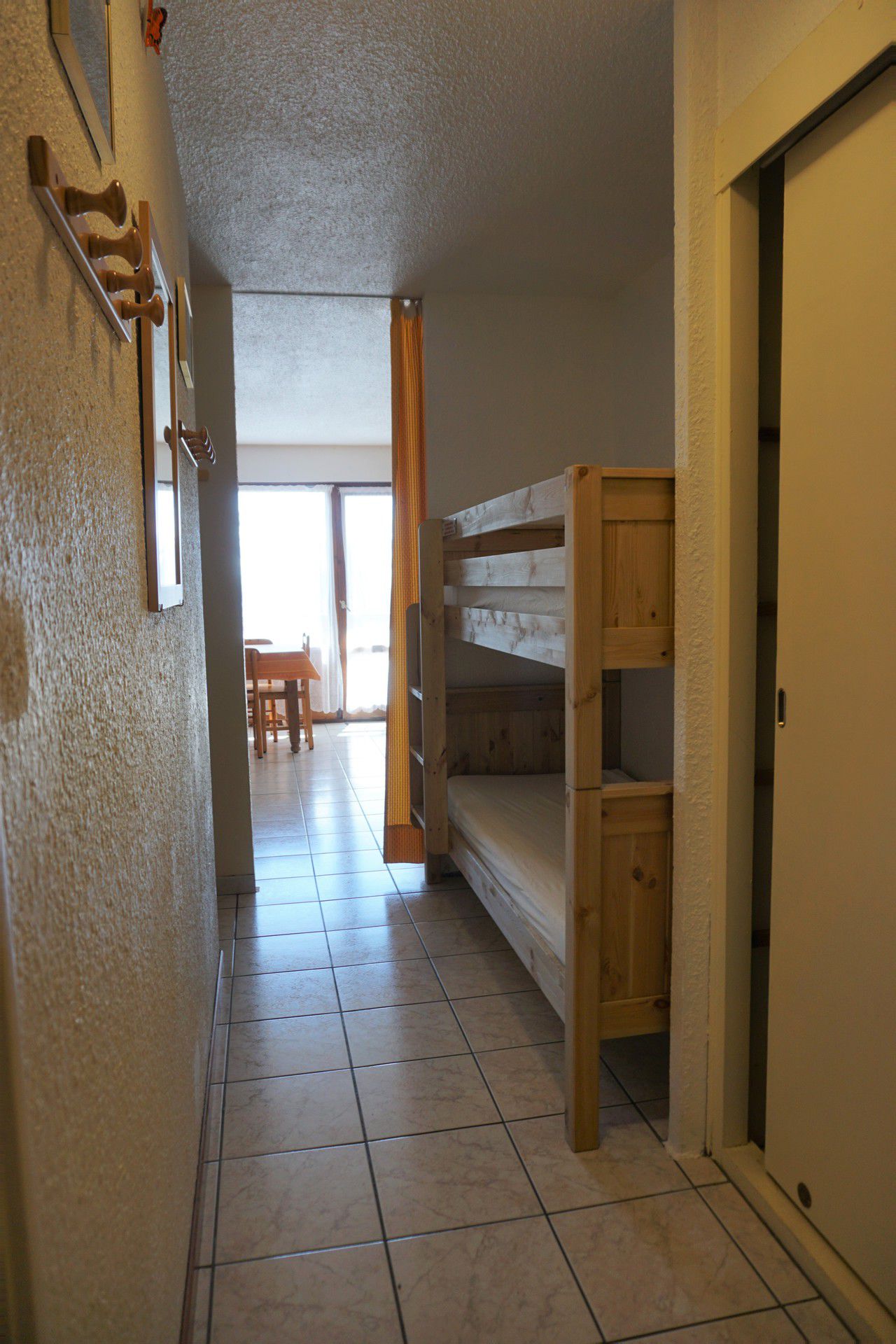 _lv_images__lot_0014450008_06_3162245