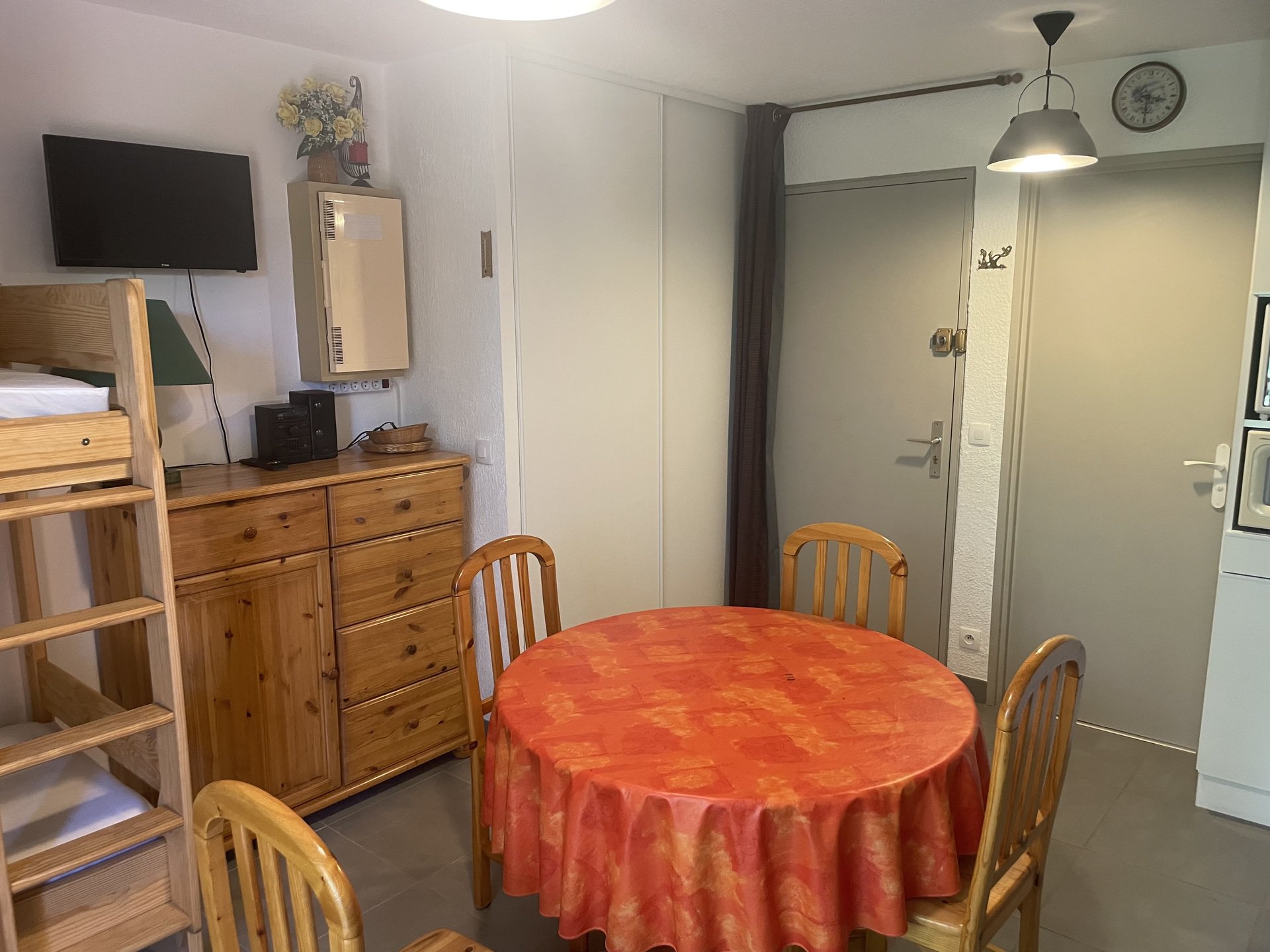 _lv_images__lot_0014500129_04_3171823