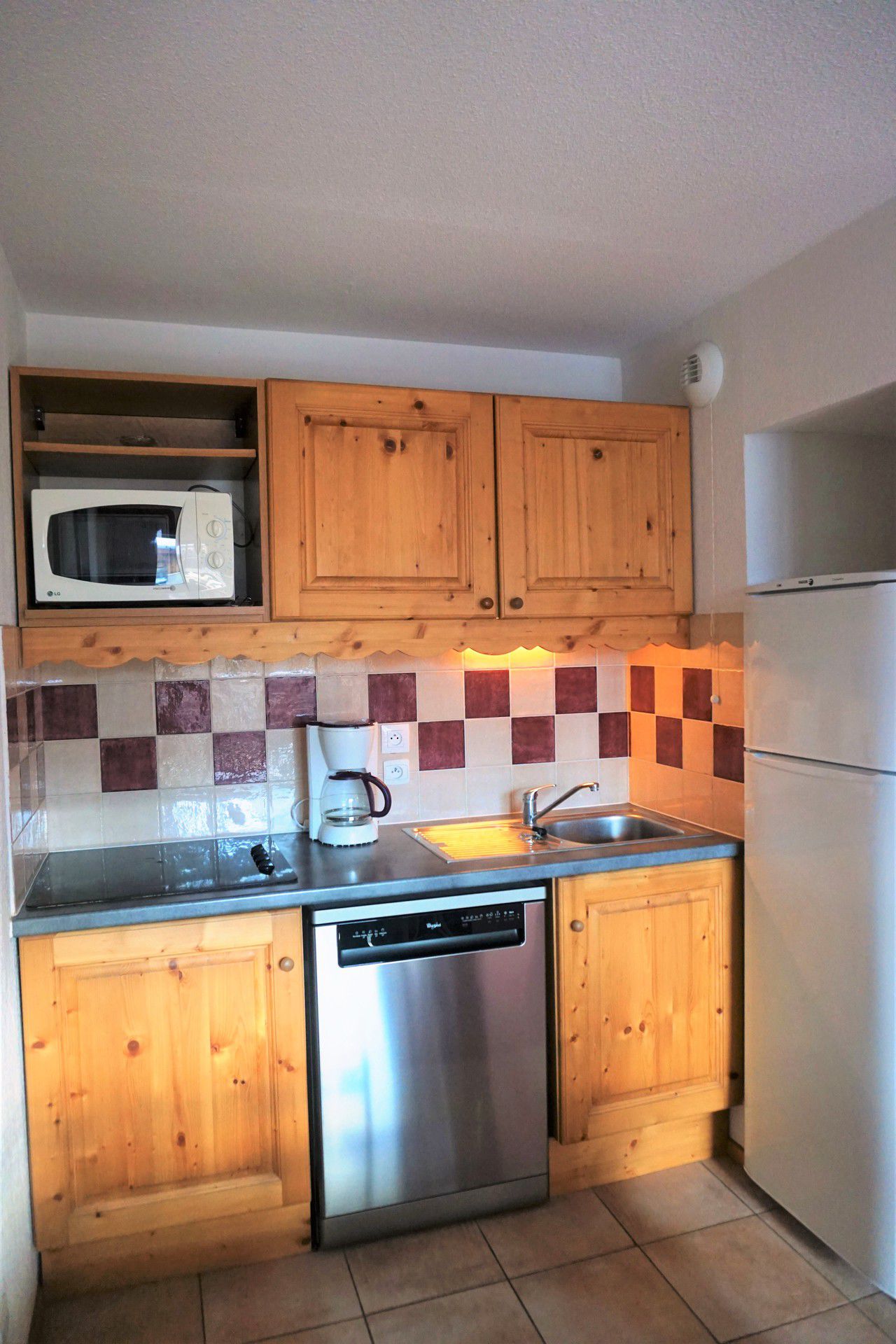 _lv_images__lot_0015200061_04_3250342