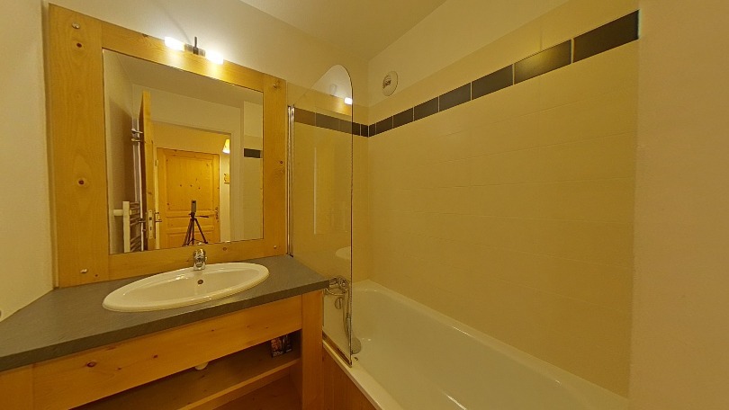 _lv_images__lot_0015200143_08_3370674