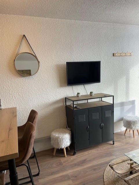 _lv_images__lot_0015200239_05_3421933