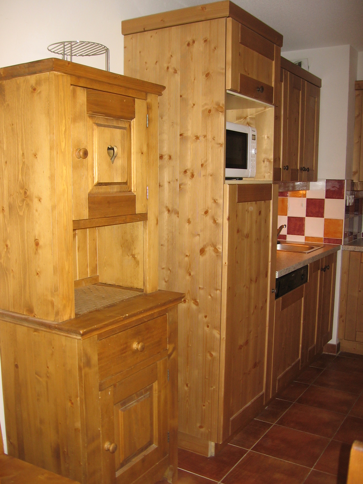 cuisine-dans-appartement-residence-rochebrune-orcieres-labellemontagne-odalyss-12550