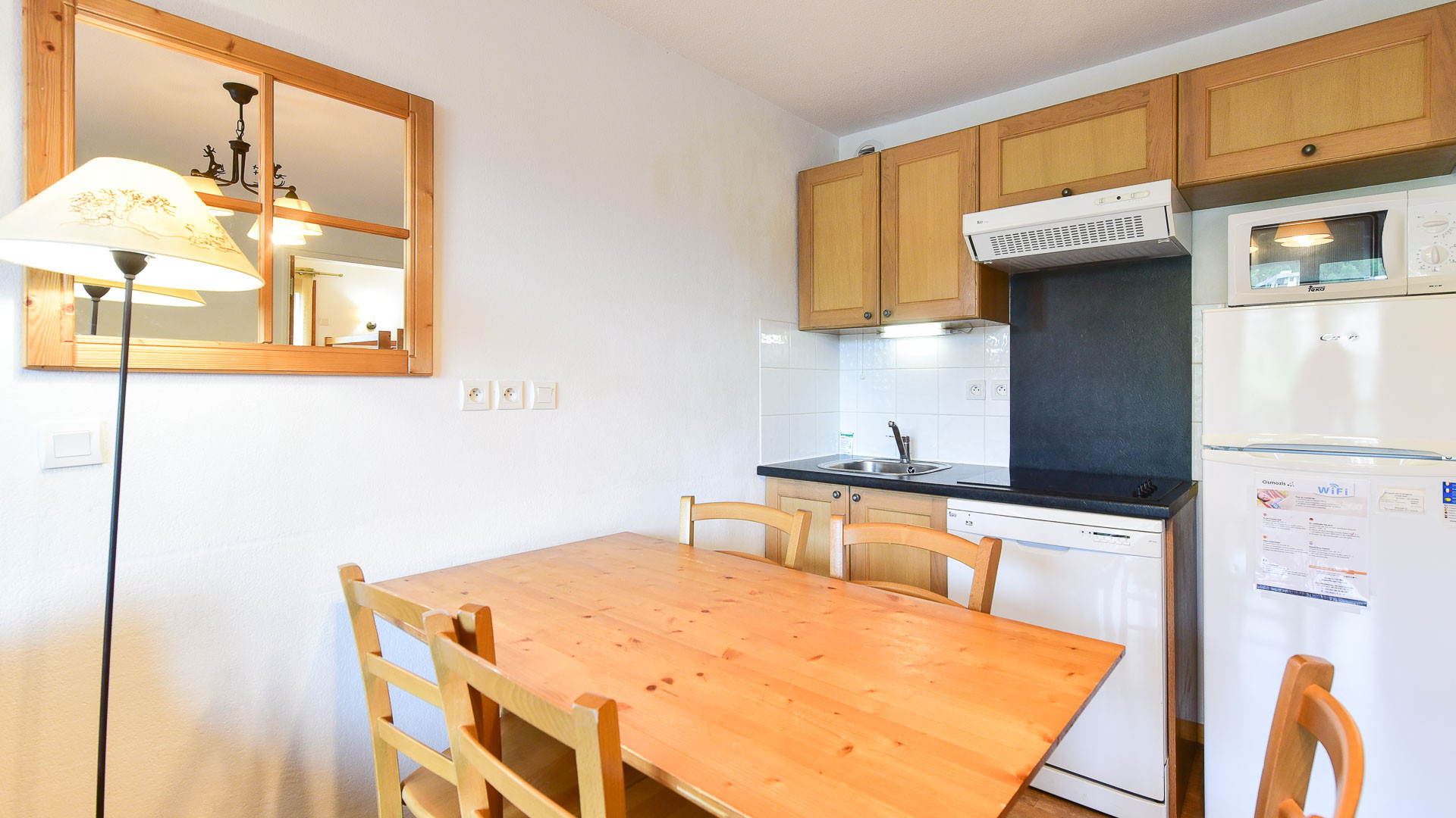 B001-les-terrasses-de-la-bergerie-orcieres-2pc6-cuisine-1