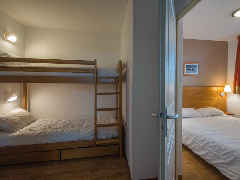 2pc6-cabine-1892965 2pc6-cabine-1892965