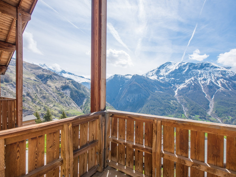 3p1v-balcon-1892985 3p1v-balcon-1892985