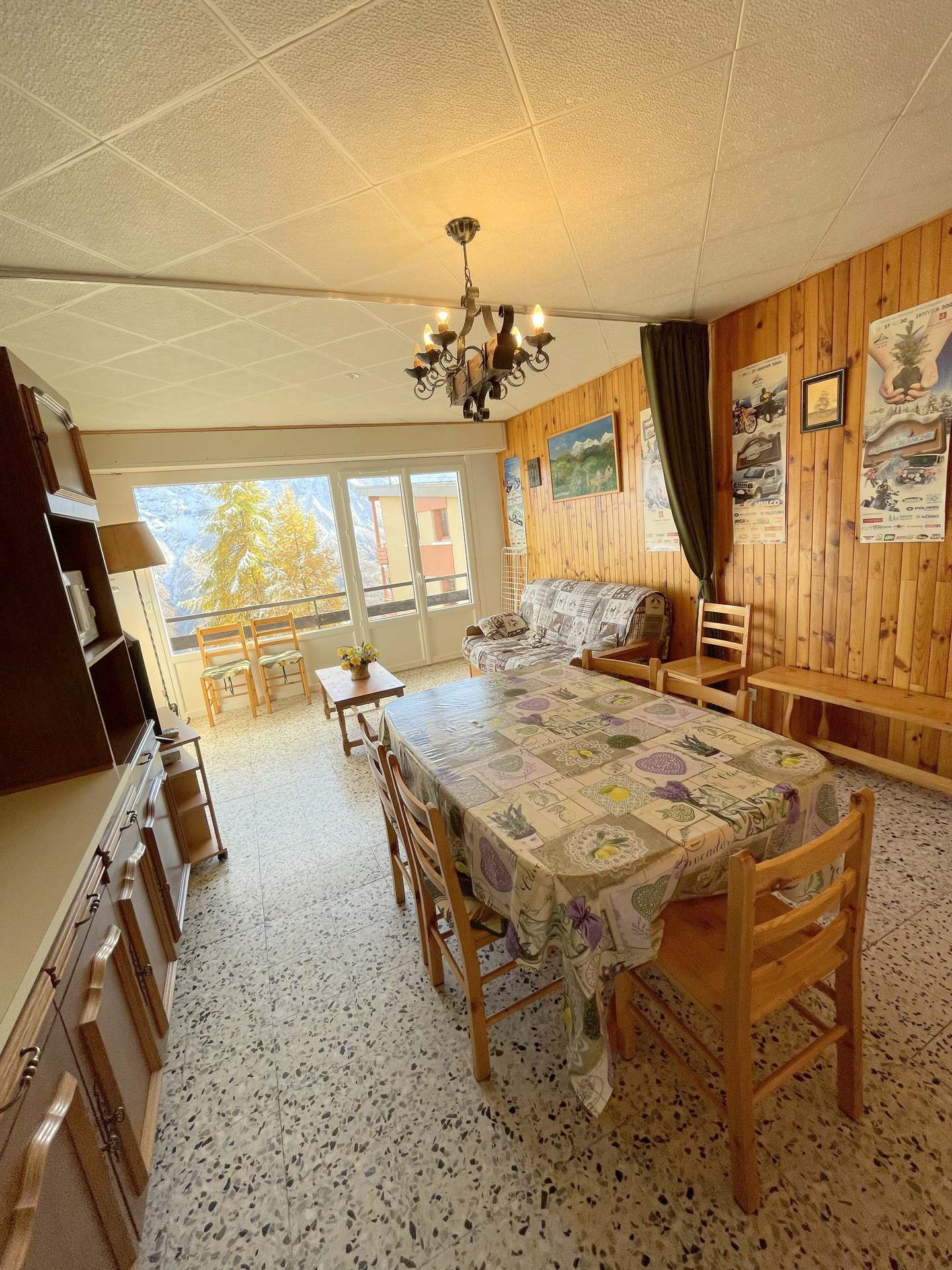 _lv_images__lot_0000450302_06_3426983