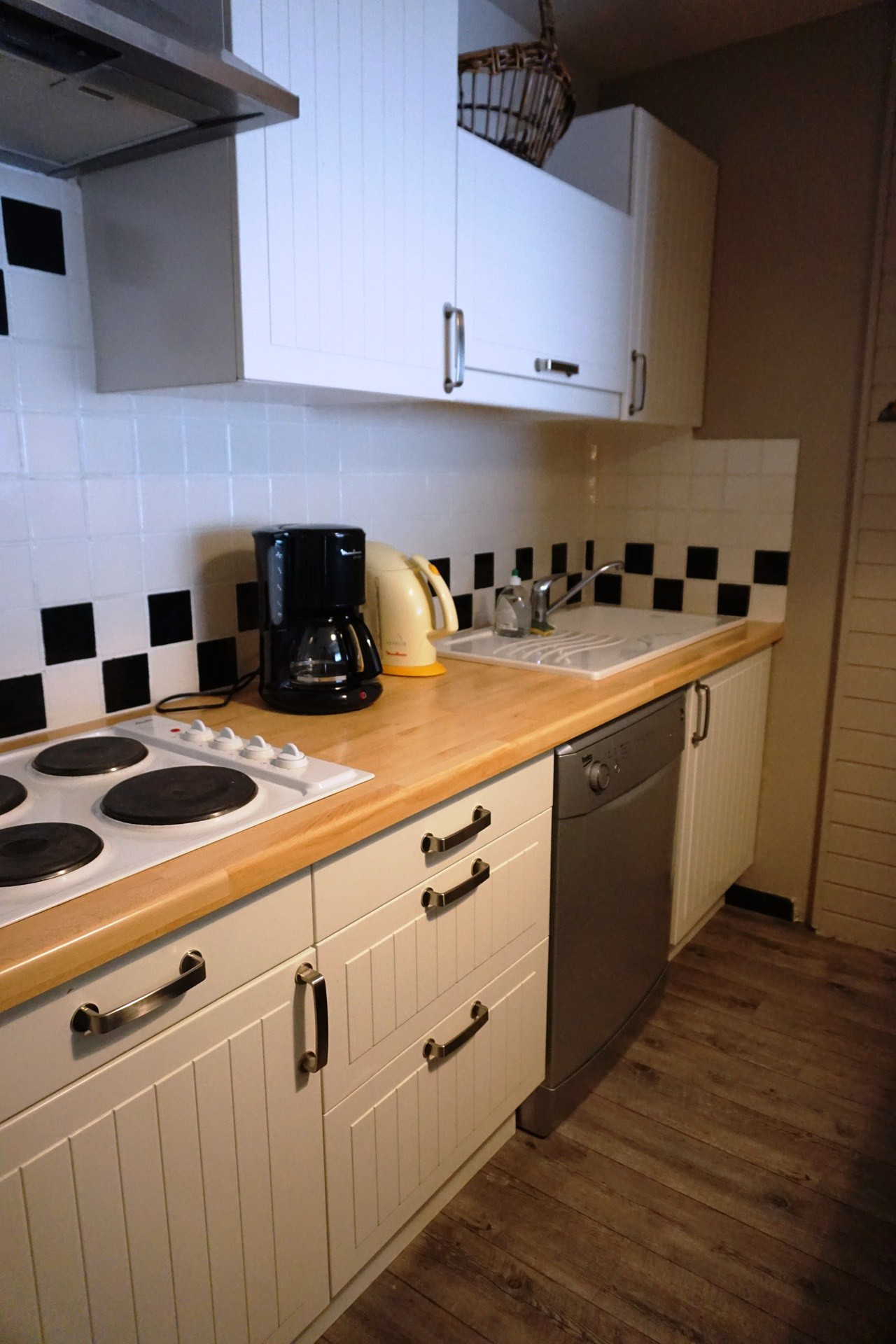 _lv_images__lot_0015100051_04_3408103