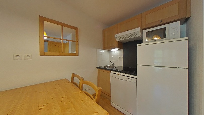 _lv_images__lot_0015200143_04_3370670