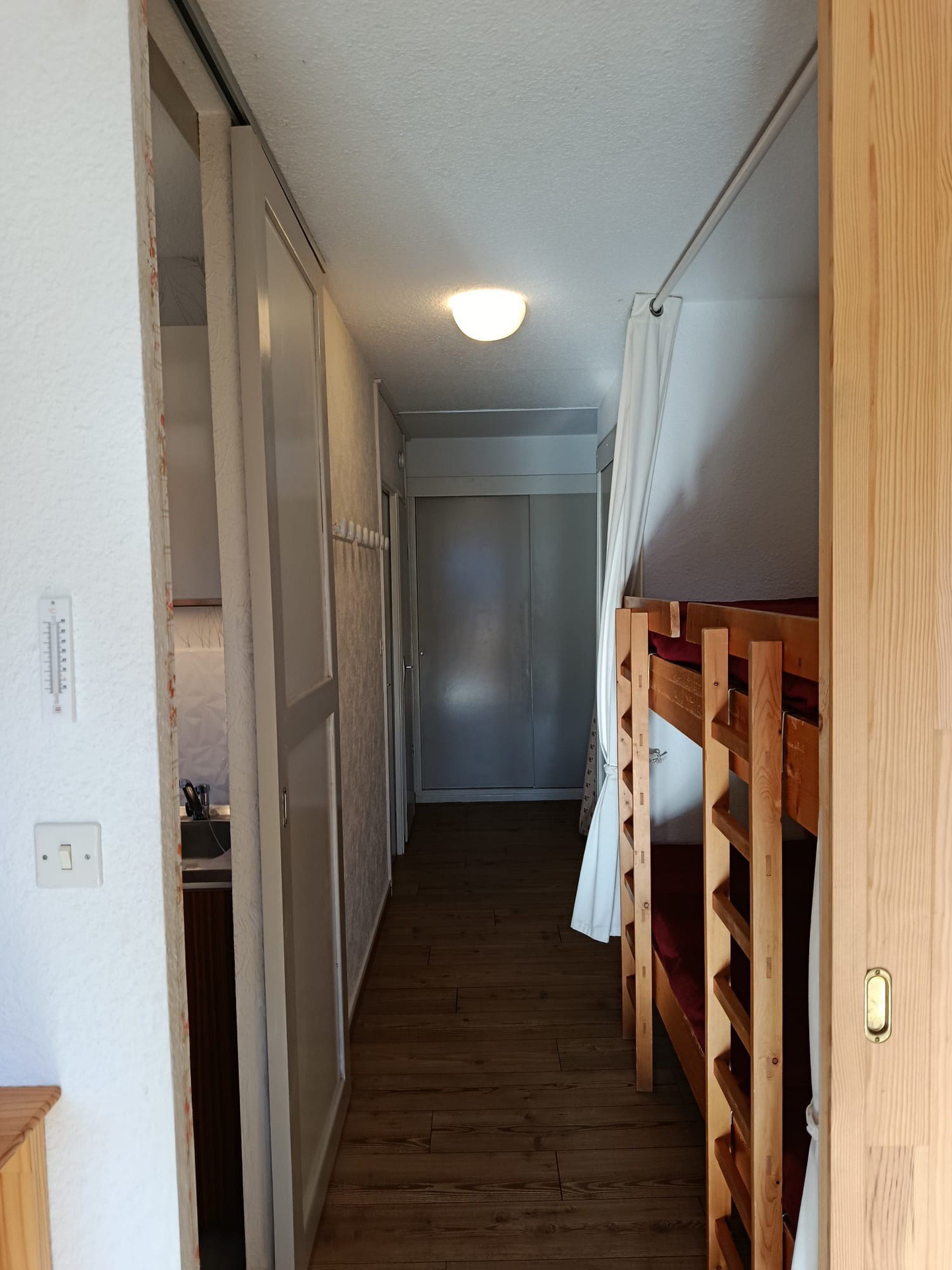 _lv_images__lot_0015200242_04_3436364