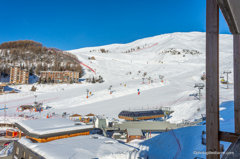 Vue télésiège-Front de neige