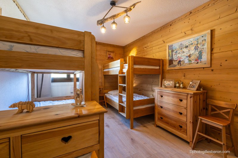 Estaris 2 n°20 - © G.Baron Estaris 2 n°20