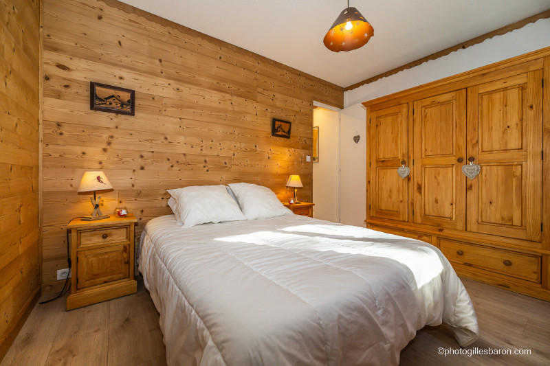 Estaris 2 n°20 - © G.Baron Estaris 2 n°20