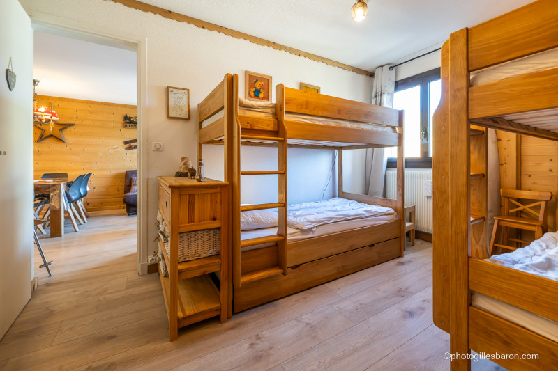 Estaris 2 n°20 - © G.Baron Estaris 2 n°20