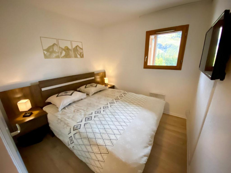 Les Cristallines 202 - © Sci Damael Les Cristallines 202