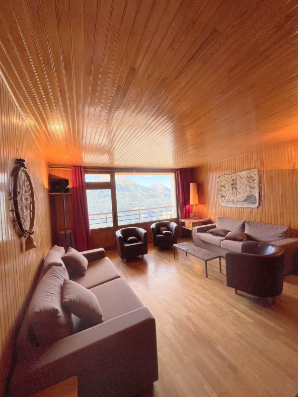 _lv_images__lot_0000030044_01_3183413