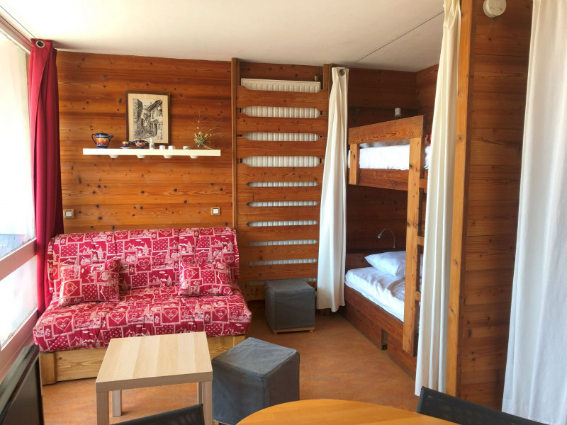 _lv_images__lot_0000050041_02_3420703