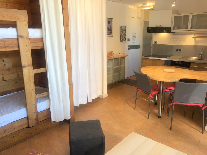 _lv_images__lot_0000050041_03_3237967