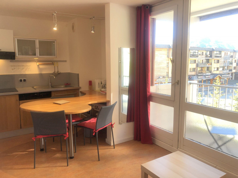 _lv_images__lot_0000050041_04_3197574