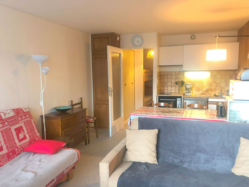 _lv_images__lot_0000050253_02_3433688