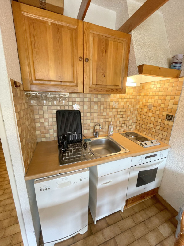 _lv_images__lot_0000080106_04_3320761 _lv_images__lot_0000080106_04_3320761