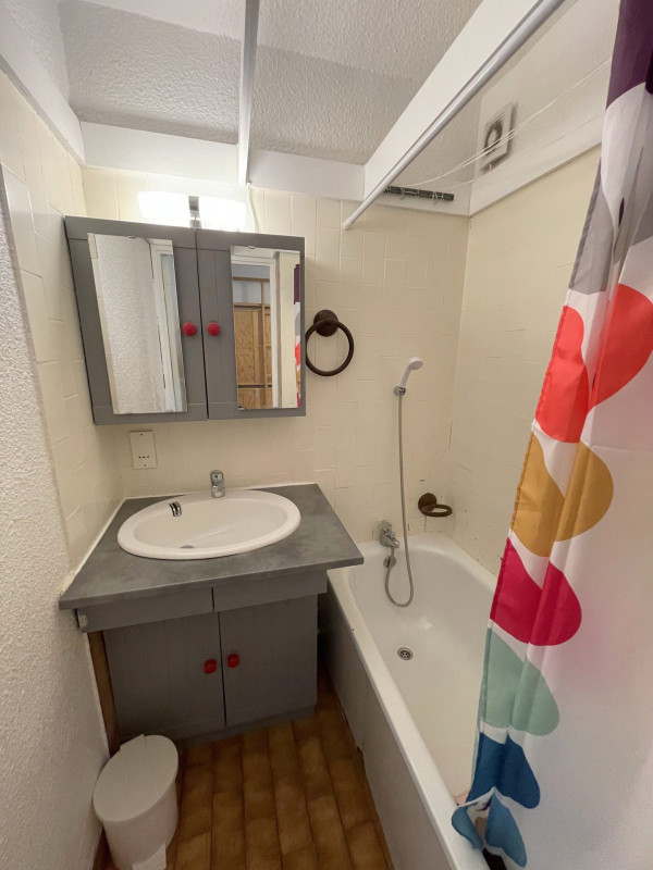 _lv_images__lot_0000080106_06_3460558