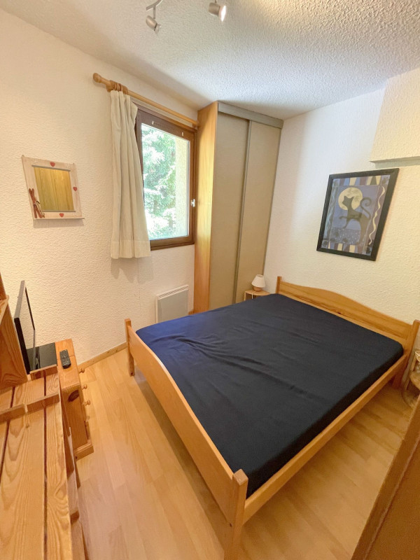 _lv_images__lot_0000080306_05_3216597 _lv_images__lot_0000080306_05_3216597