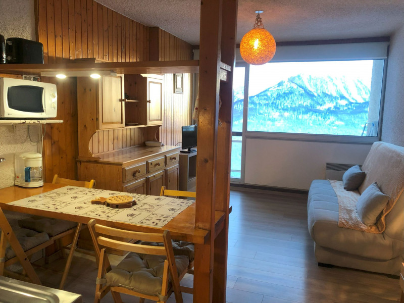 _lv_images__lot_0000220068_01_3299981