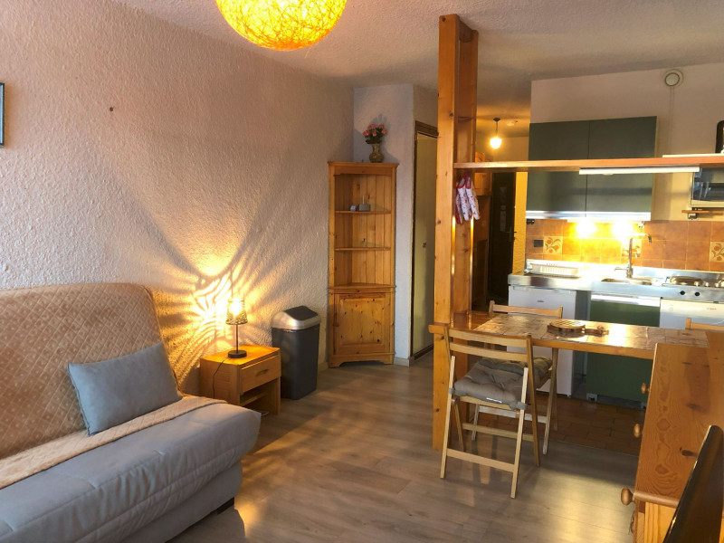 _lv_images__lot_0000220068_02_3194684