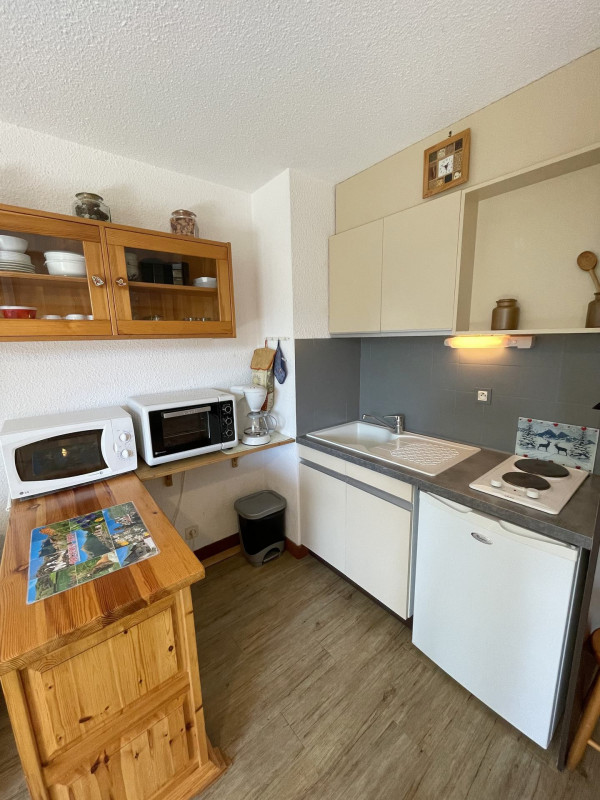 _lv_images__lot_0000230120_03_3299782