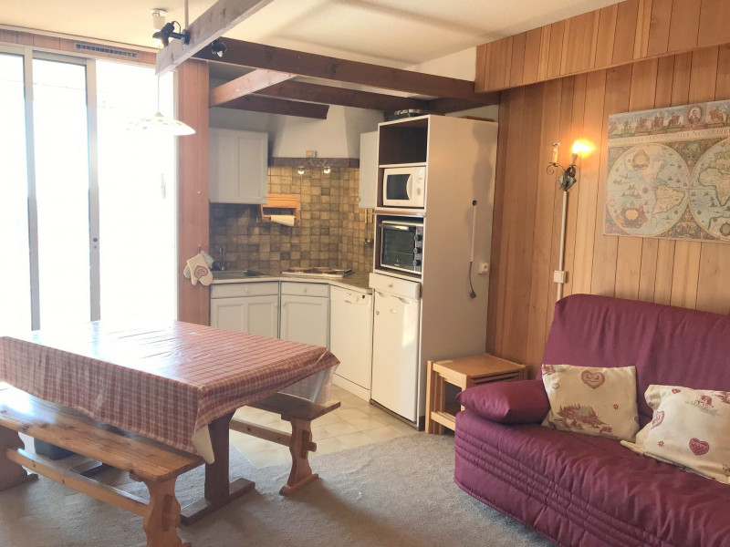 _lv_images__lot_0000250009_03_3179812