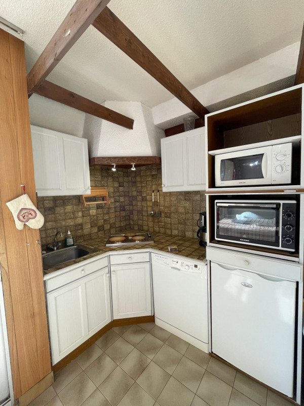 _lv_images__lot_0000250009_04_3325258 _lv_images__lot_0000250009_04_3325258