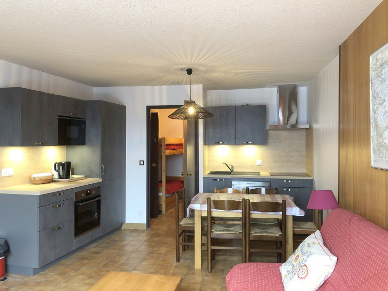 _lv_images__lot_0000250042_01_3315896