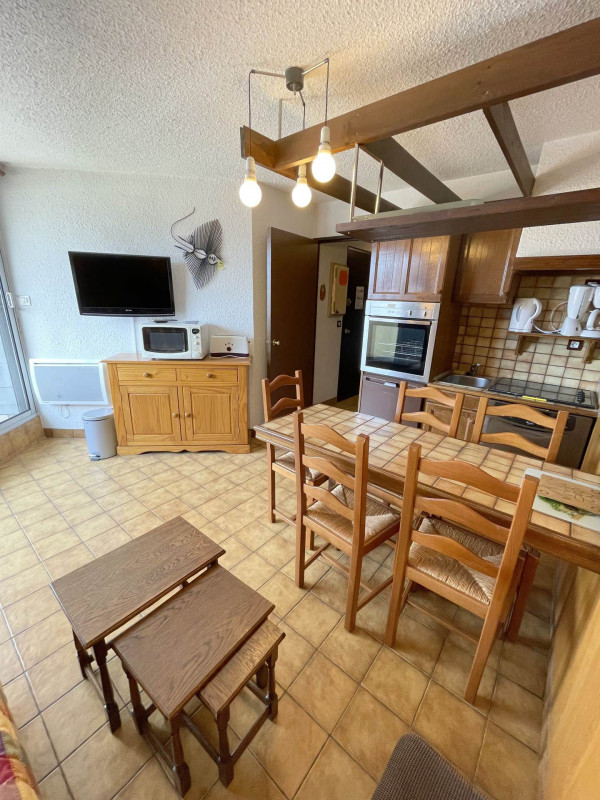 _lv_images__lot_0000250050_04_3483704