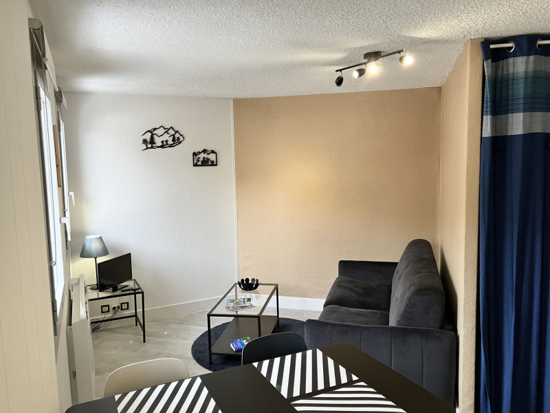 _lv_images__lot_0000250056_02_3215024 _lv_images__lot_0000250056_02_3215024