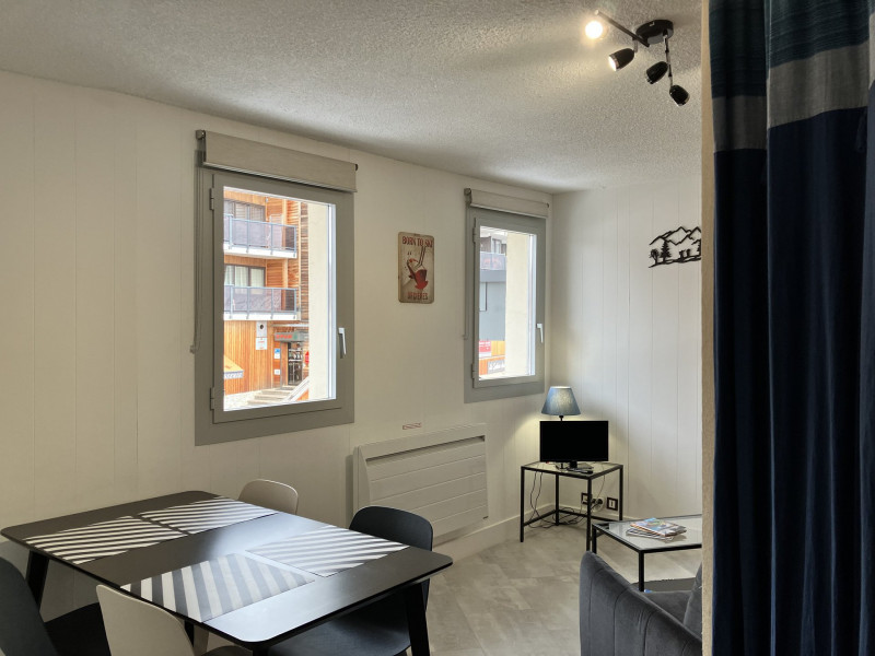 _lv_images__lot_0000250056_03_3373802 _lv_images__lot_0000250056_03_3373802