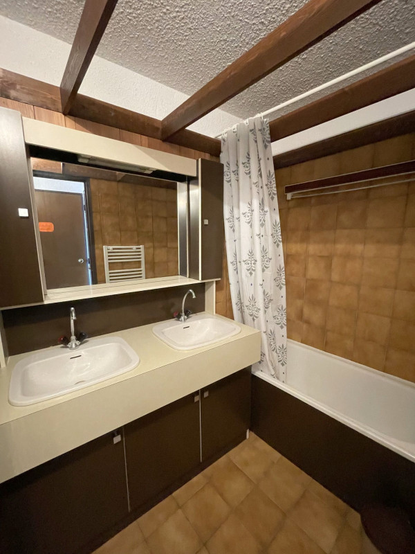 _lv_images__lot_0000250450_07_3253222