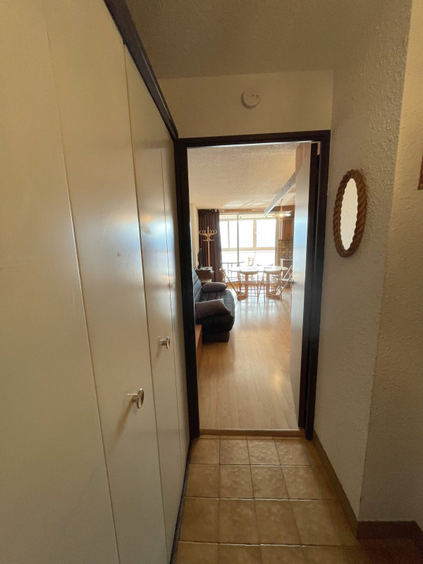 _lv_images__lot_0000250450_08_3318308