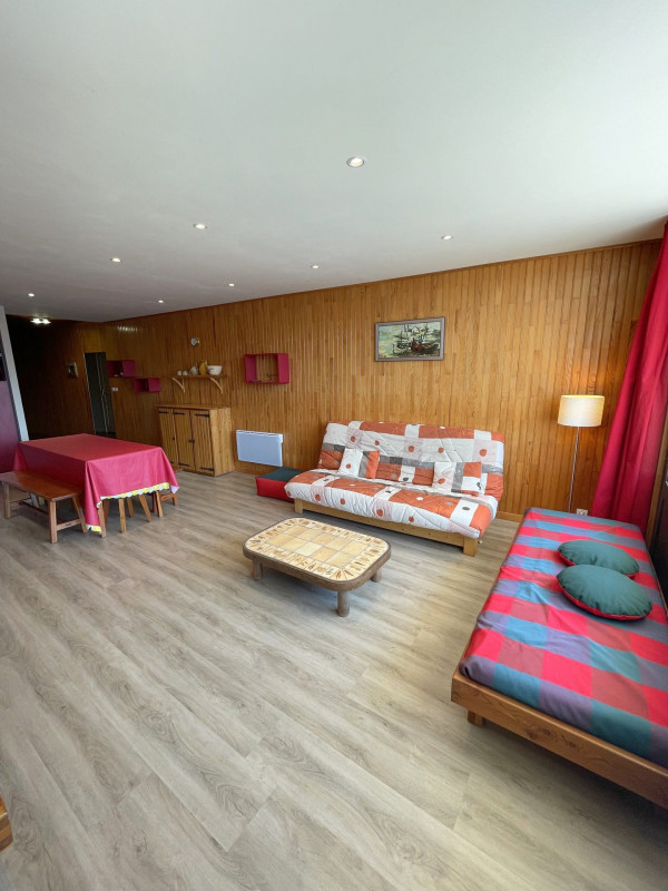 _lv_images__lot_0000330024_02_3183112