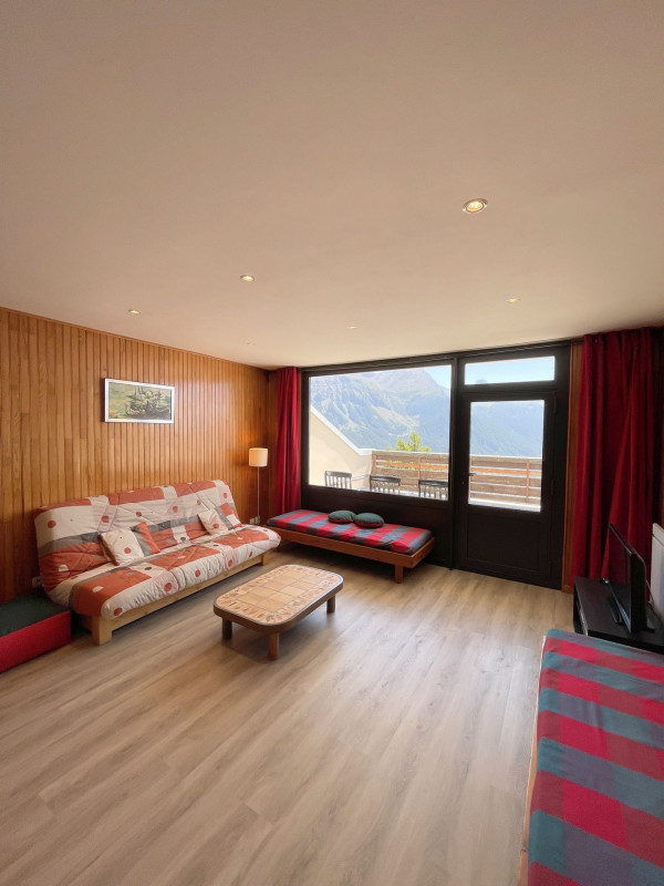 _lv_images__lot_0000330024_03_3183113