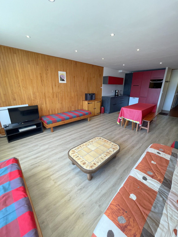 _lv_images__lot_0000330024_04_3195871