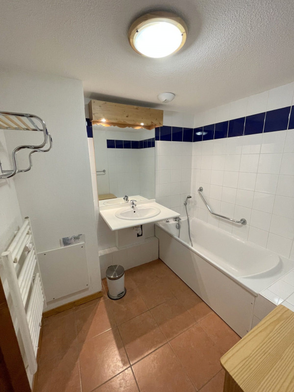 _lv_images__lot_0000380102_09_3393989 _lv_images__lot_0000380102_09_3393989