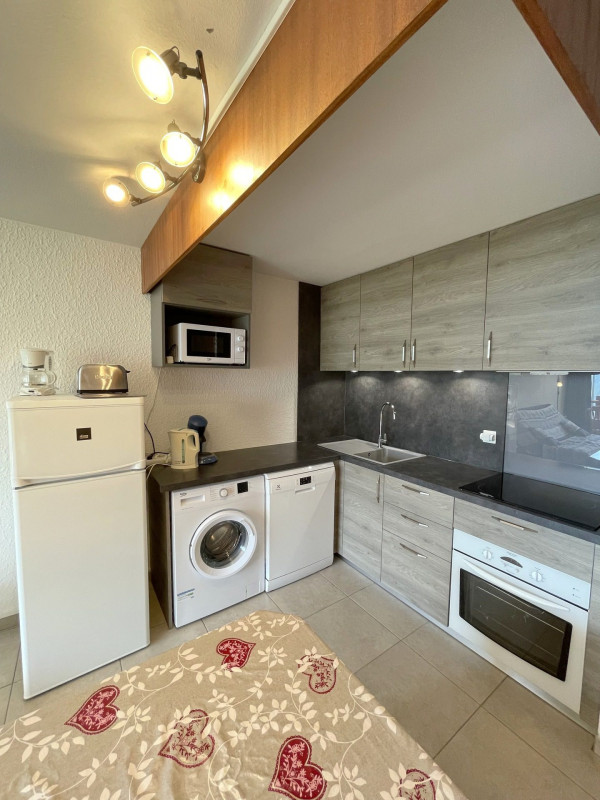 _lv_images__lot_0000440005_04_3188110 _lv_images__lot_0000440005_04_3188110