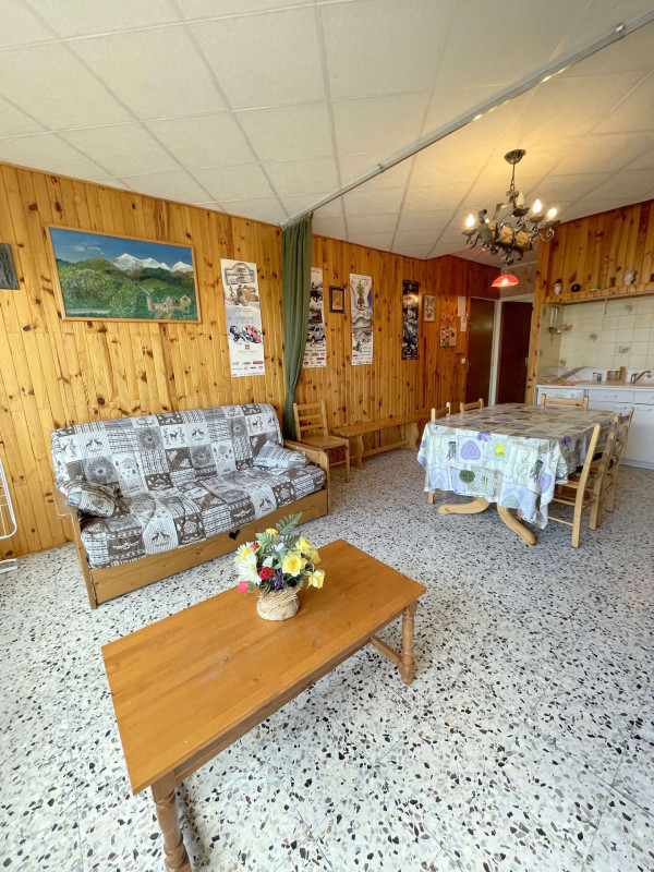 _lv_images__lot_0000450302_02_3454376