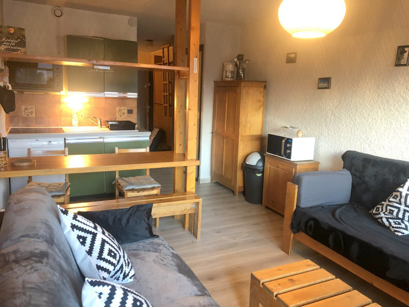 _lv_images__lot_0000450321_03_3470642